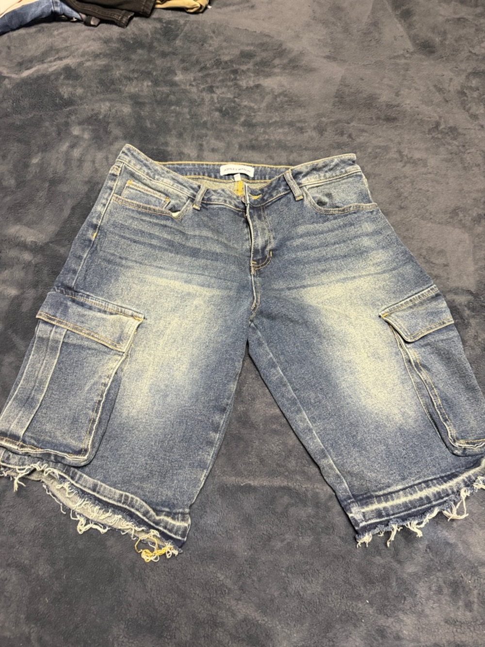 Ashley Mason Washed Blue Denim Cargo Bermuda Shorts. Juniors size 13/31
